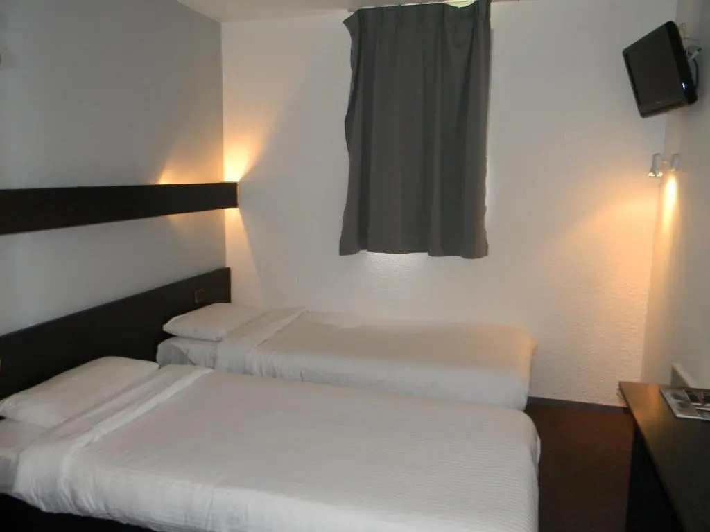 Standard Double room (twin beds)