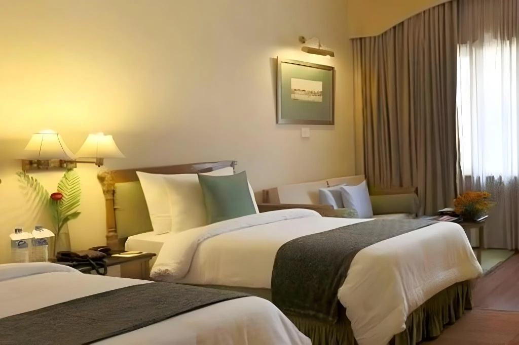 Hotel Clarks — 3