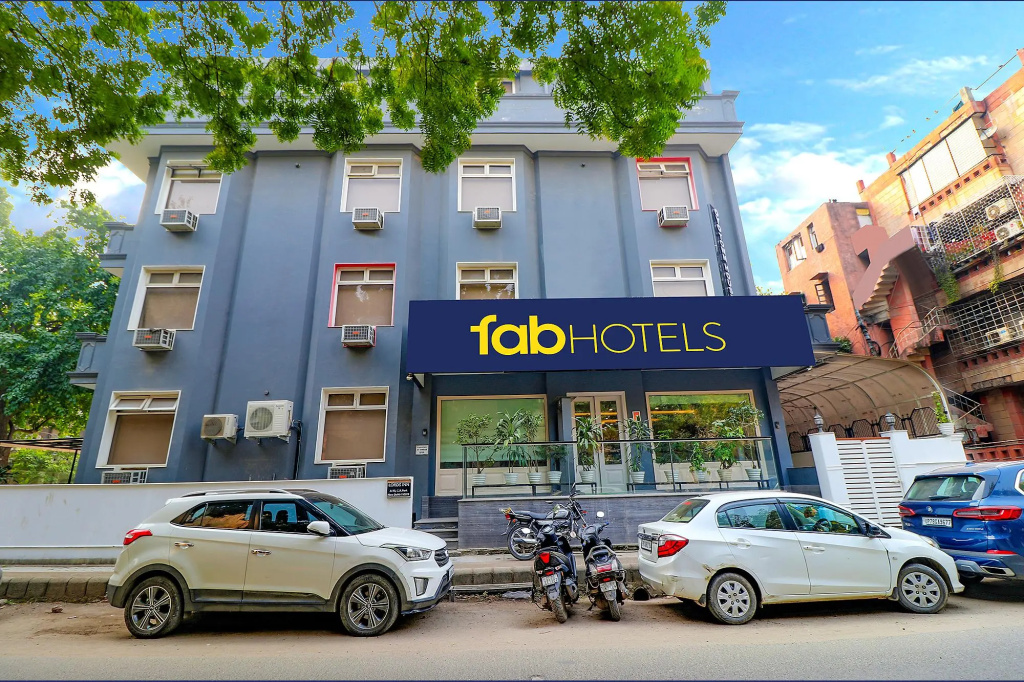 Fabhotel Lord Inn