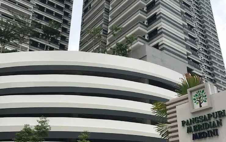 Cozy Condo At The Meridin Medini