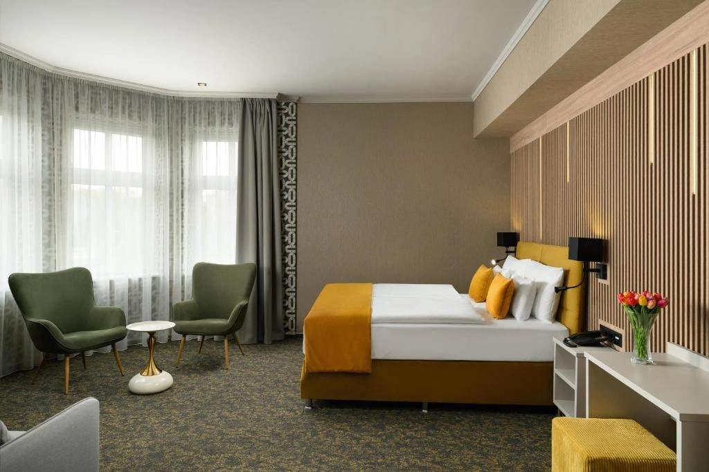 Deluxe Double room (full double bed)