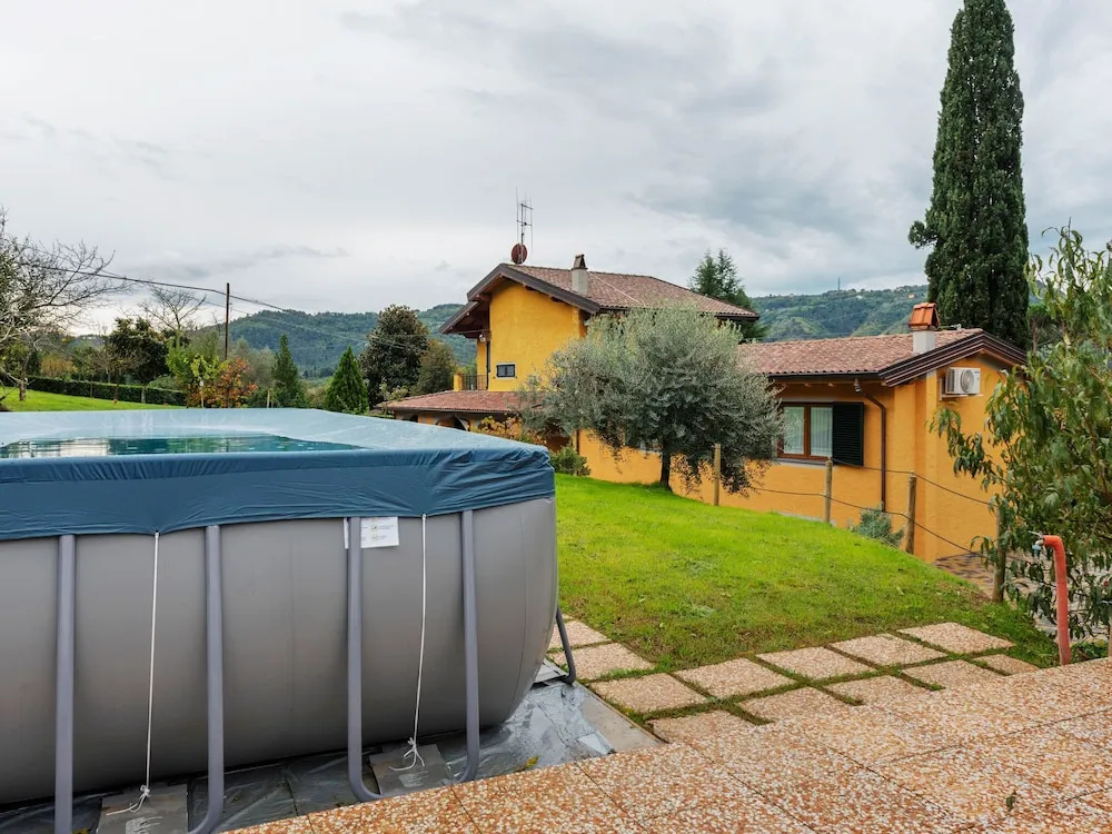 Contemporary Holiday Home in Camaiore With Swimming Pool