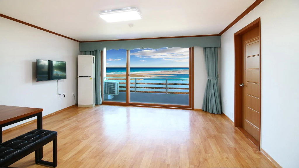 Suite with ocean view