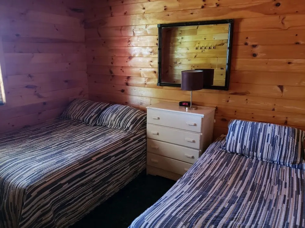 4 Bedrooms Cottage
