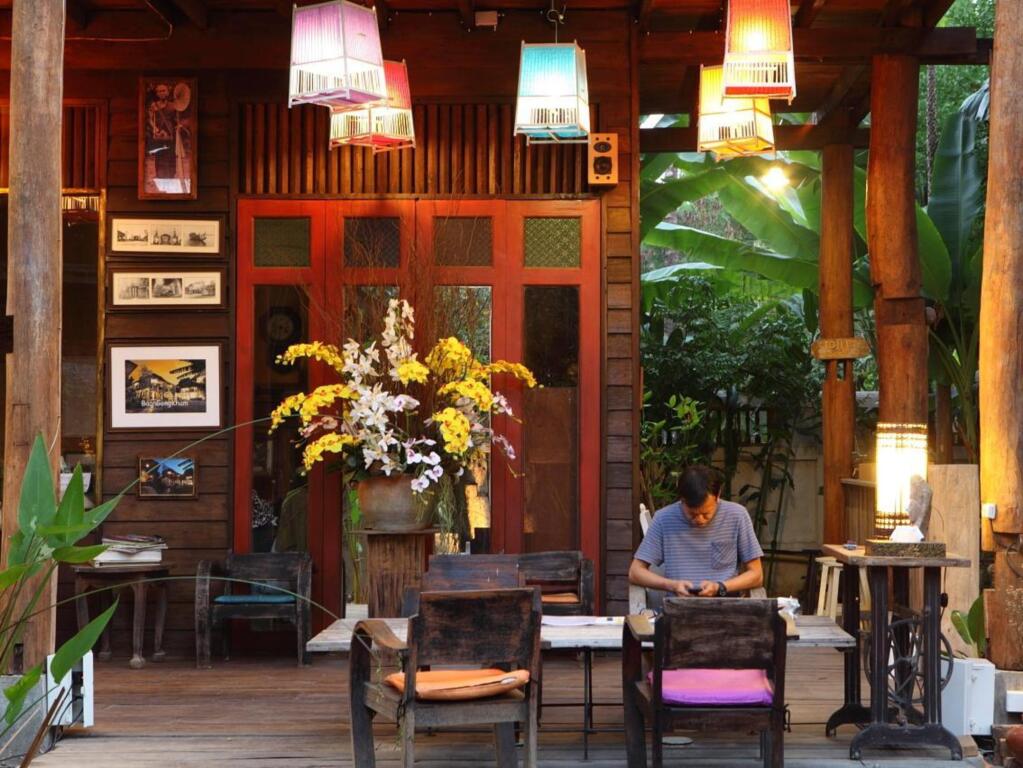 Baan Gong Kham by null