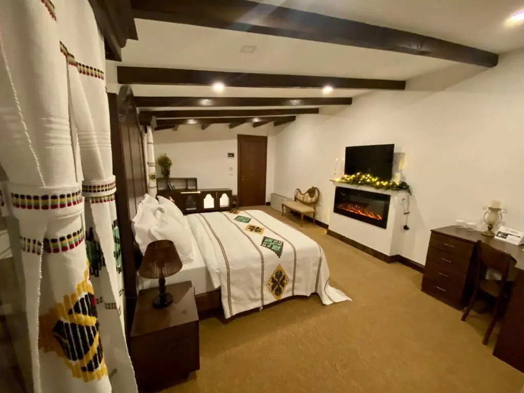 Deluxe Studio