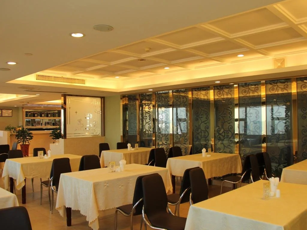 Food & Beverage