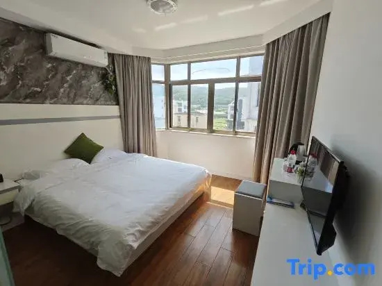 Standard Double room with mountain view (full double bed)