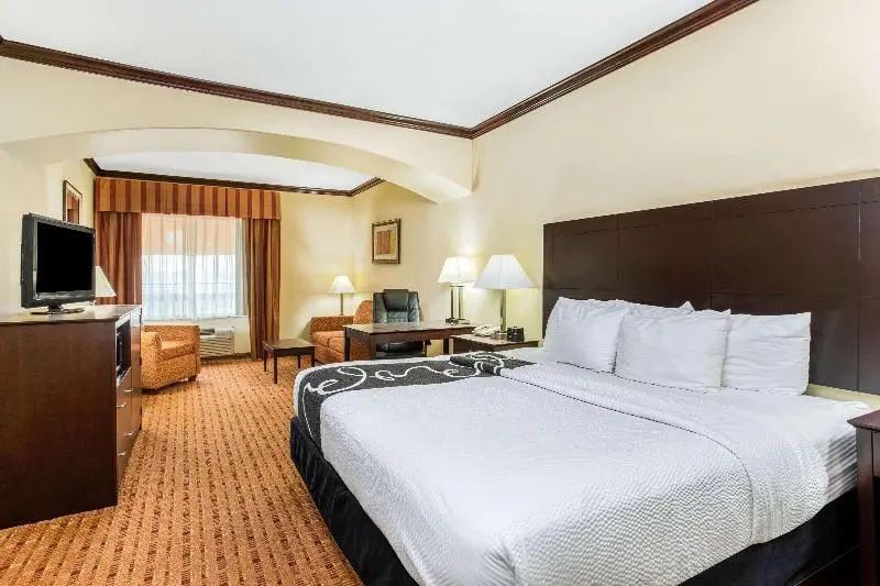 La Quinta Inn & Suites by Wyndham Ennis - Chambres