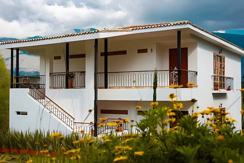 El Solaz By Honnor Living