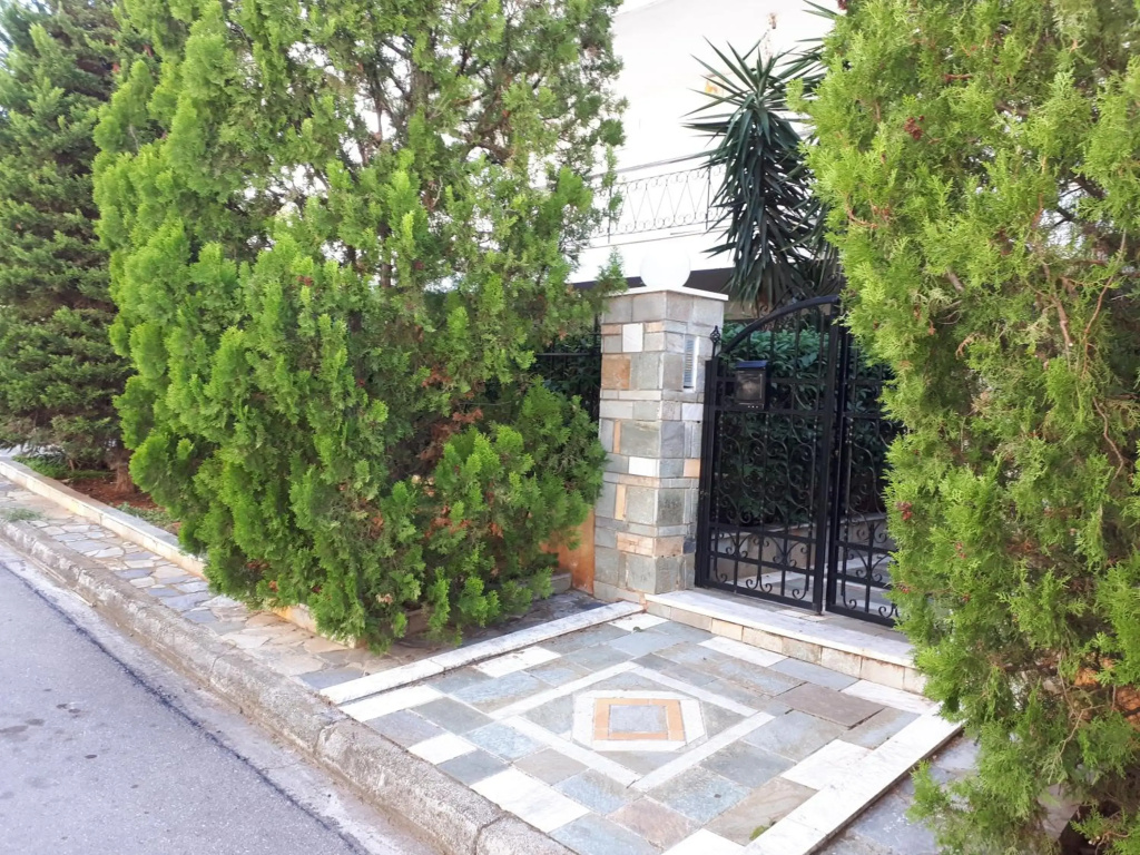 Sea view,big and comfortable appartment in Voula
