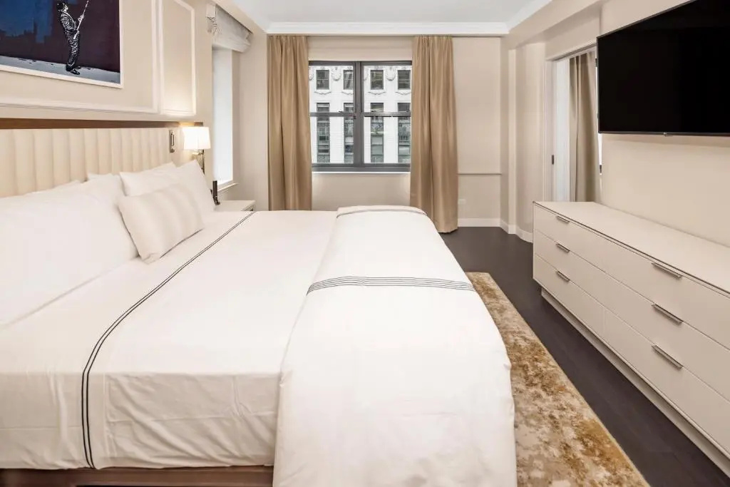 1 Bedroom Premier Double Suite (full double bed)
