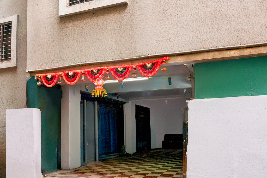 OYO Flagship 16665 Laxmi Chowk