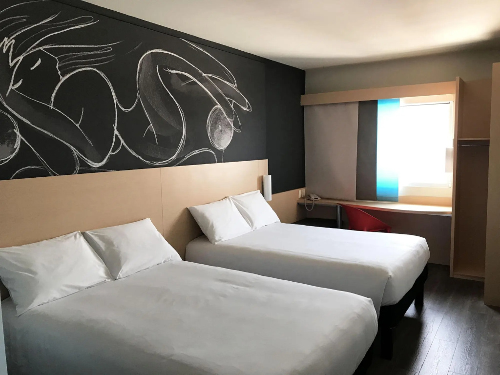 ibis Irapuato — 5