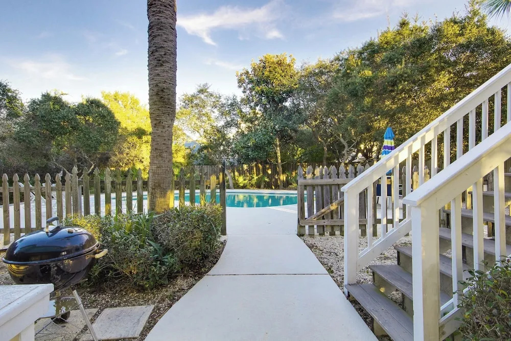 2305 S County Hwy - Cloud Nine