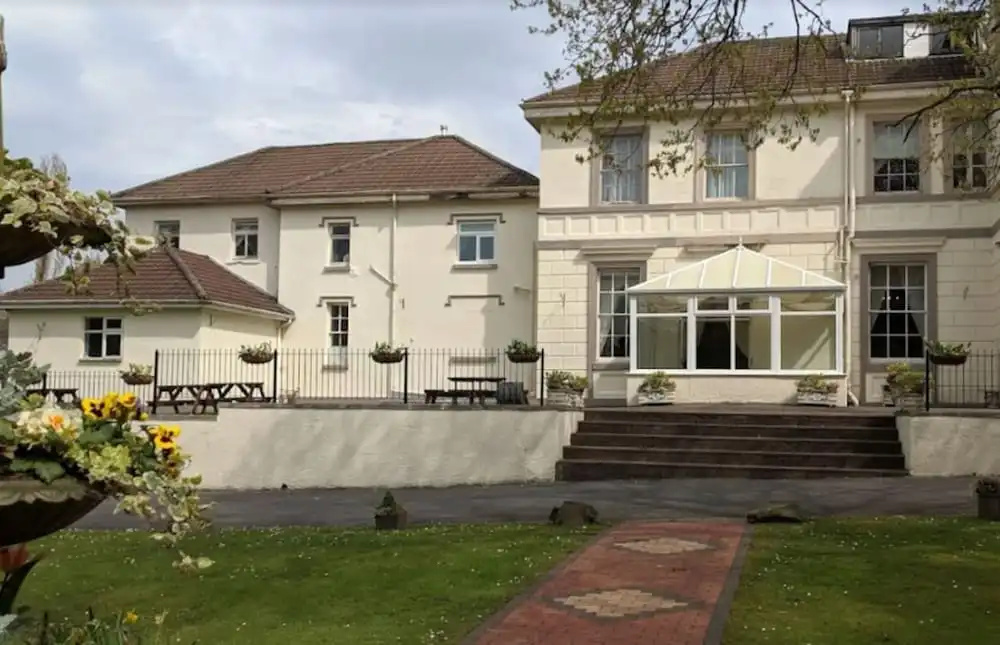 Room 4 Manor Park Country House in Swansea Sleeps 2