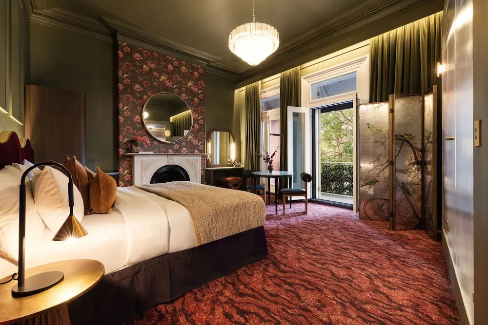Suite with balcony