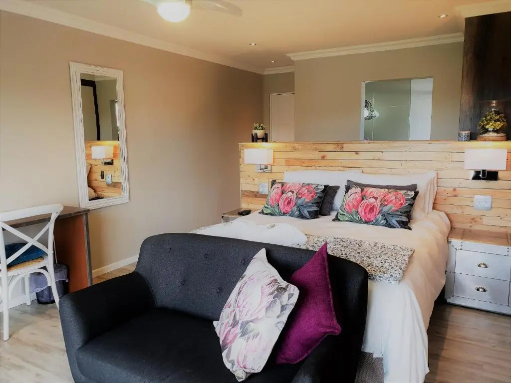 Standard Double room with garden view (full double bed)