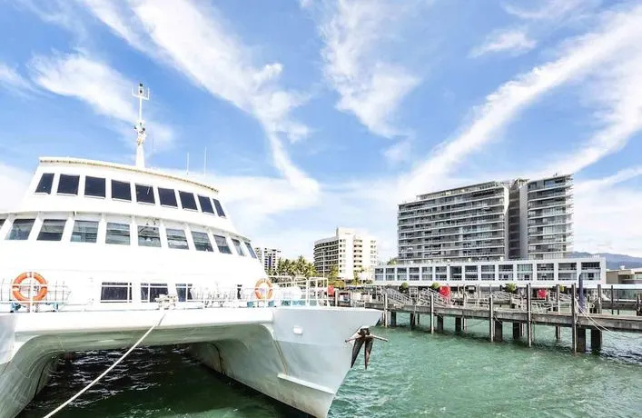 Privately Owned Hotel Room by Cairns Marina 222