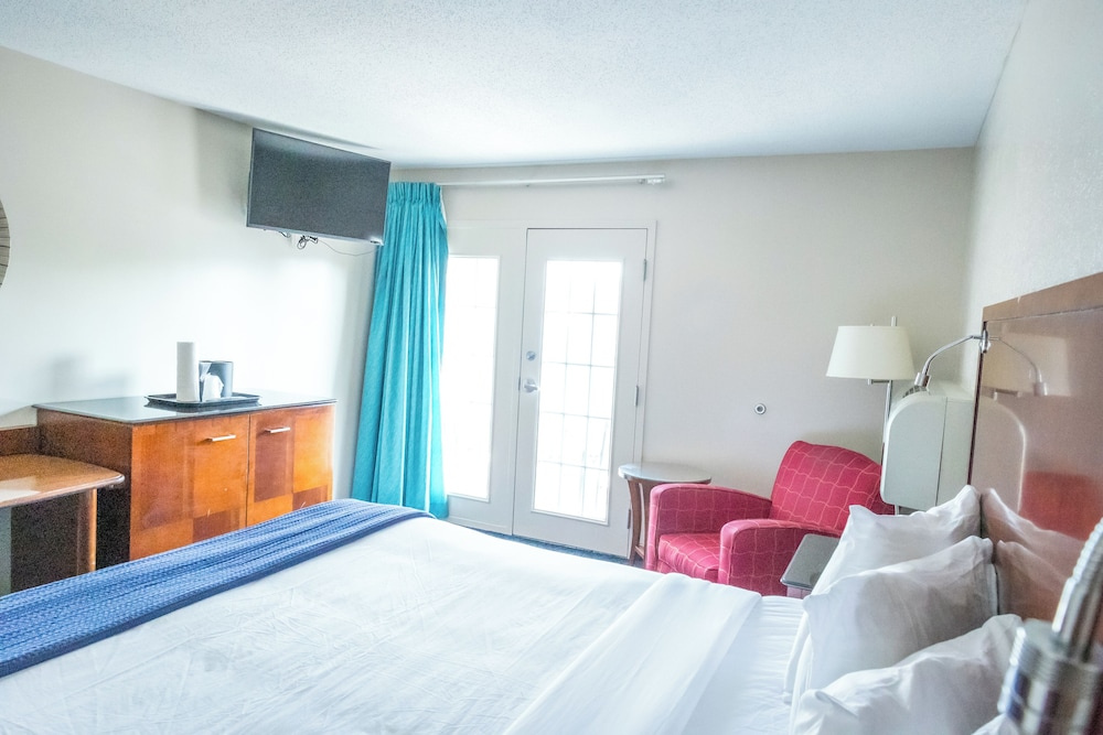 Standard Double room with balcony and with pool view (full double bed)