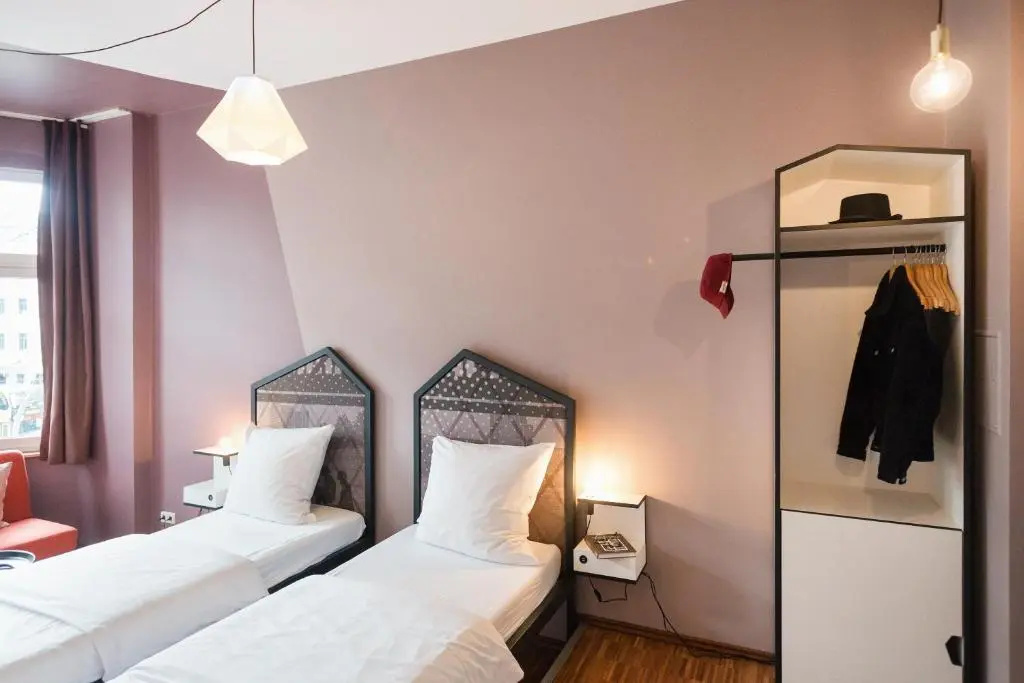 Double room (twin beds)