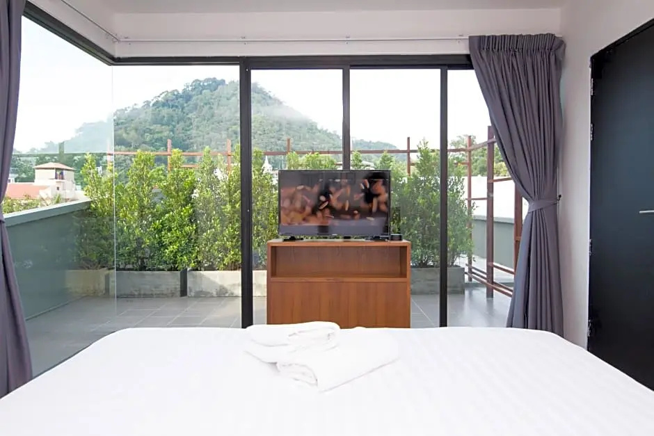Deluxe Double room with mountain view (full double bed)