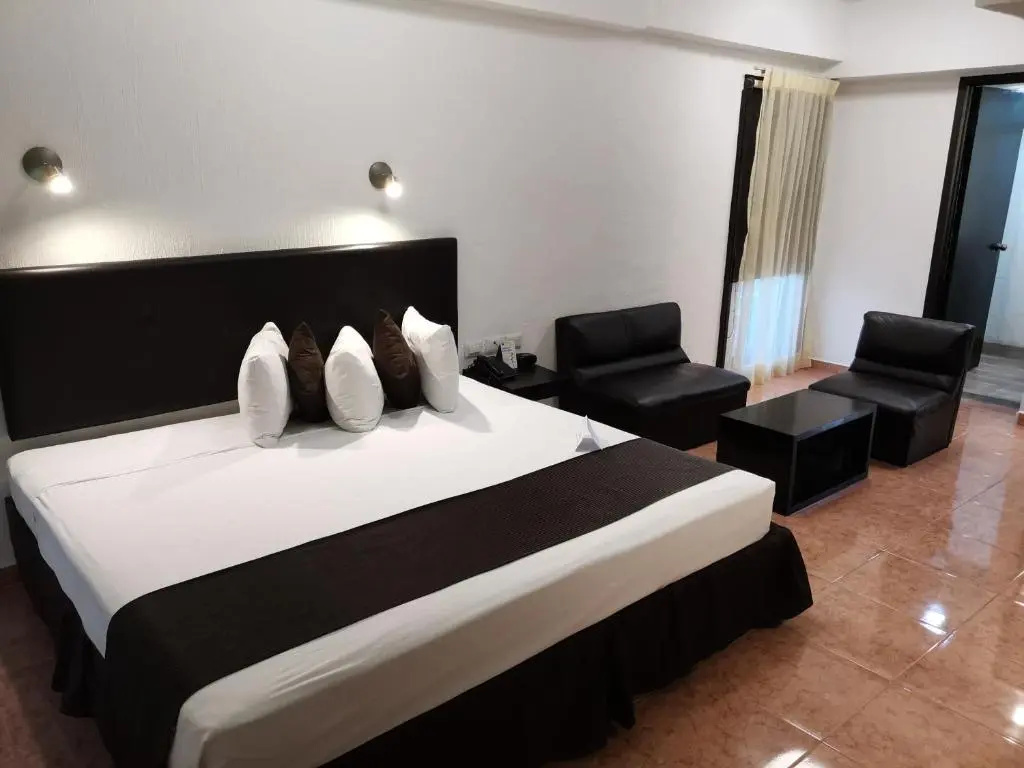 Deluxe Double room (full double bed)