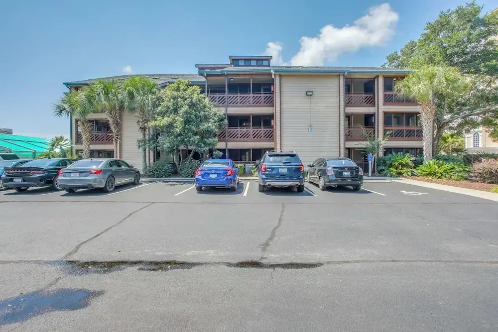 3 Blocks to Ocean: Resort Condo in Myrtle Beach!