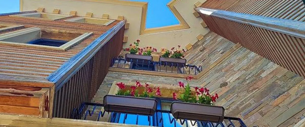Balcony & Terrace