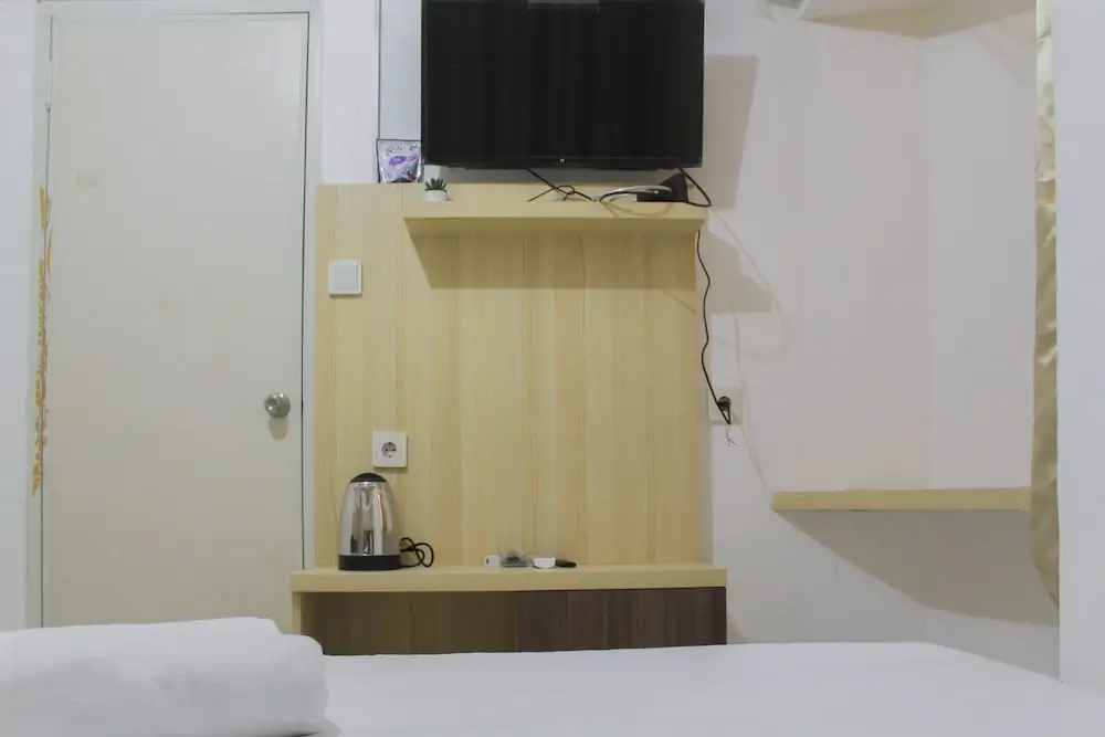 Stylish and Posh Studio Aeropolis Apartment