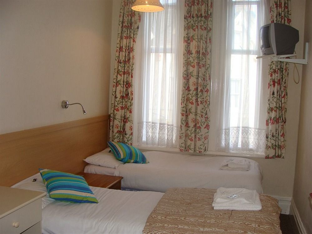 Azure Beach Hotel - Général