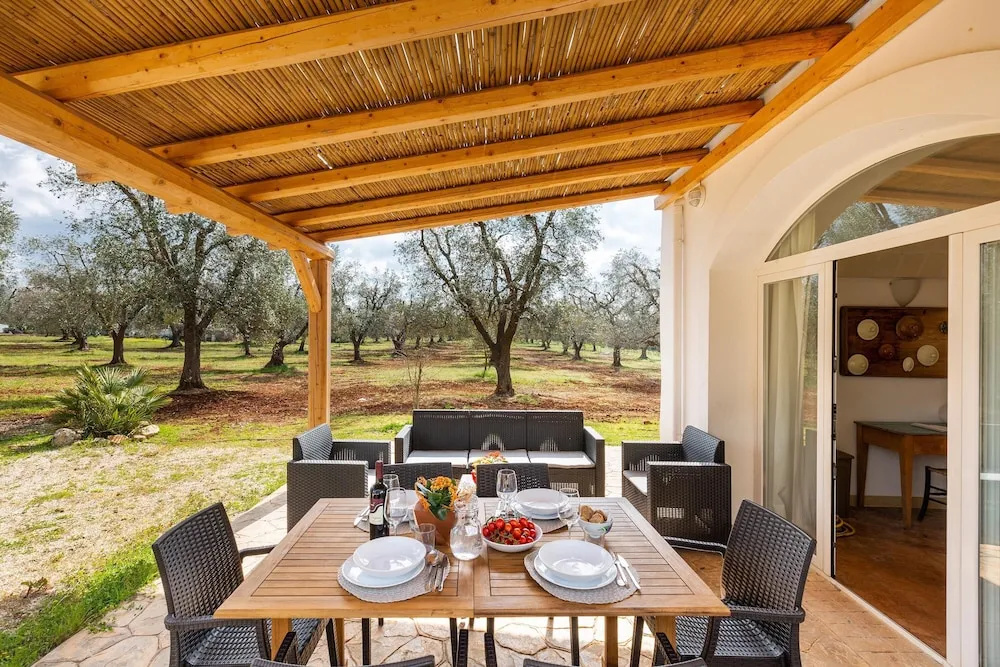 2770 Uliveto Valeria - Trullo Melograno by Perle di Puglia