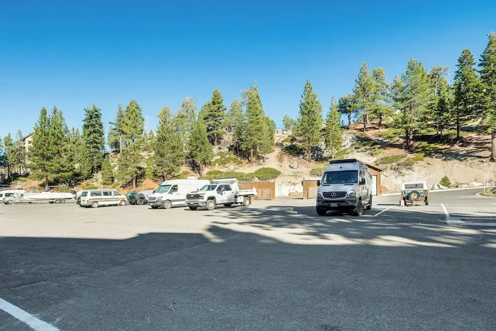 1 Mi to Stagecoach Chairlift: Stateline Condo