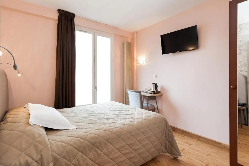 Standard Double room (full double bed)