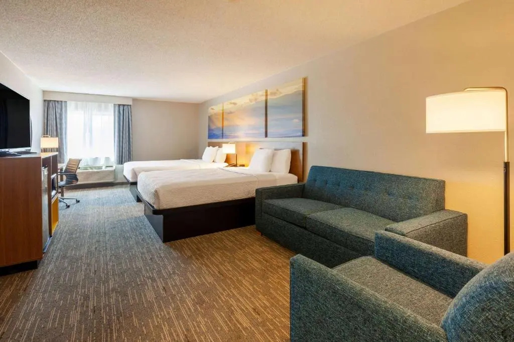 Quadruple Suite