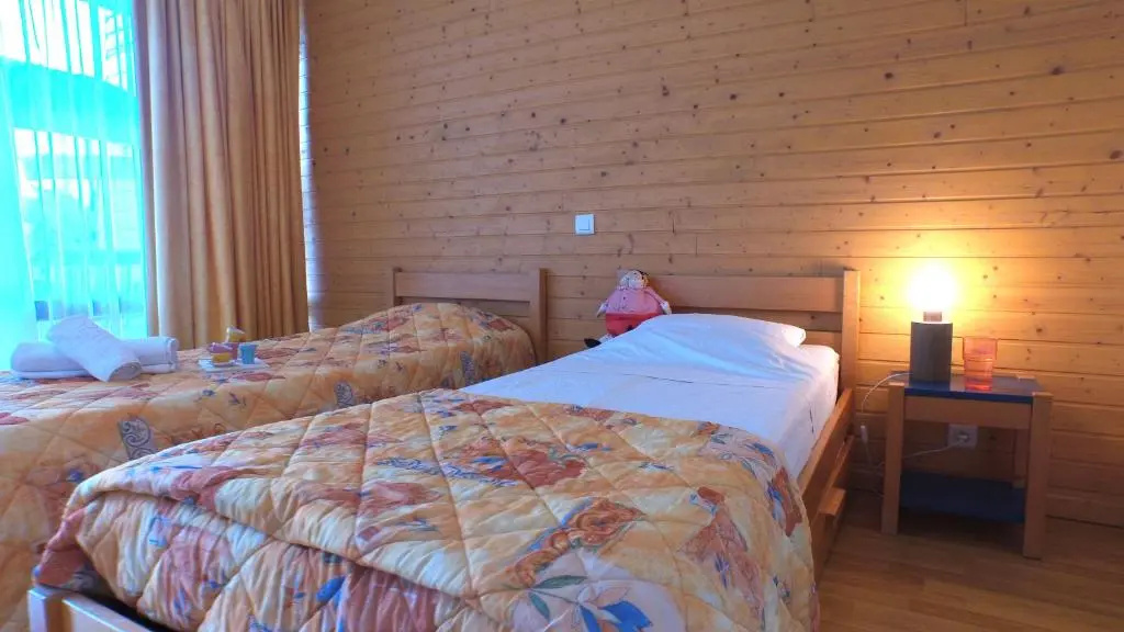 VVF Lac de Serre-Ponçon, Chorges - Chambres
