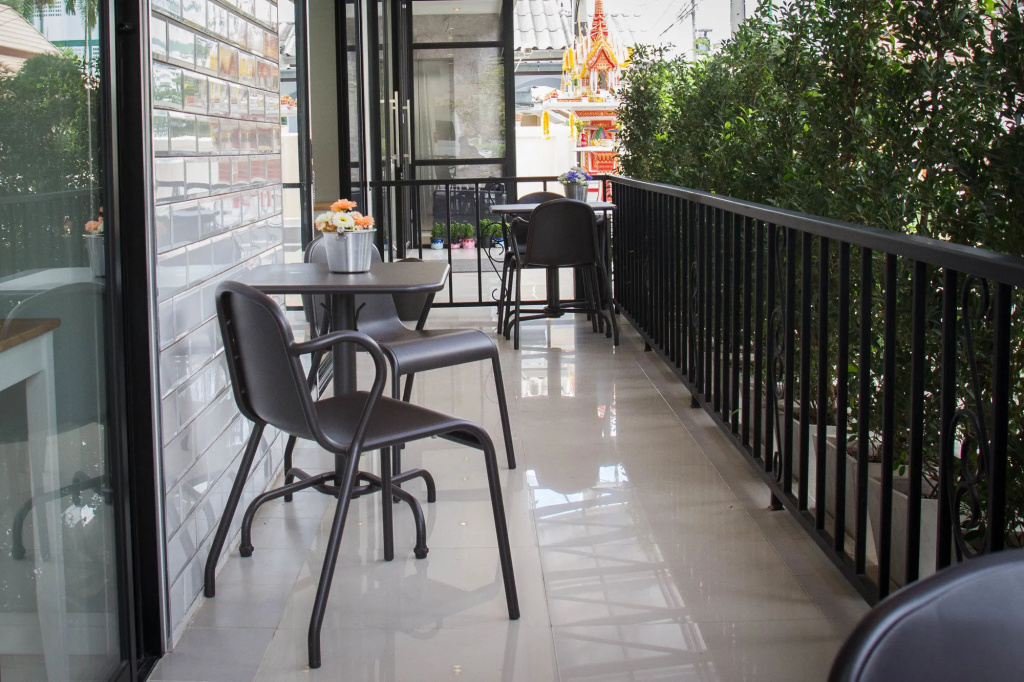 Balcony & Terrace