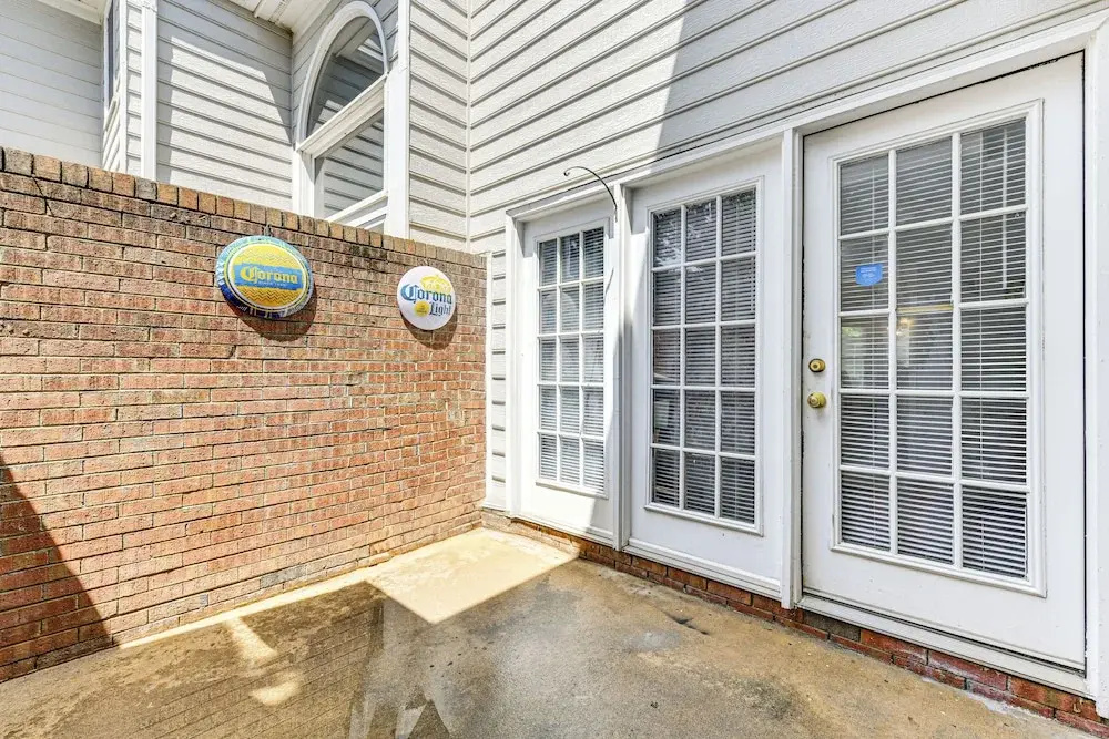 9 Mi to Uptown: Abode w Hot Tub in Charlotte