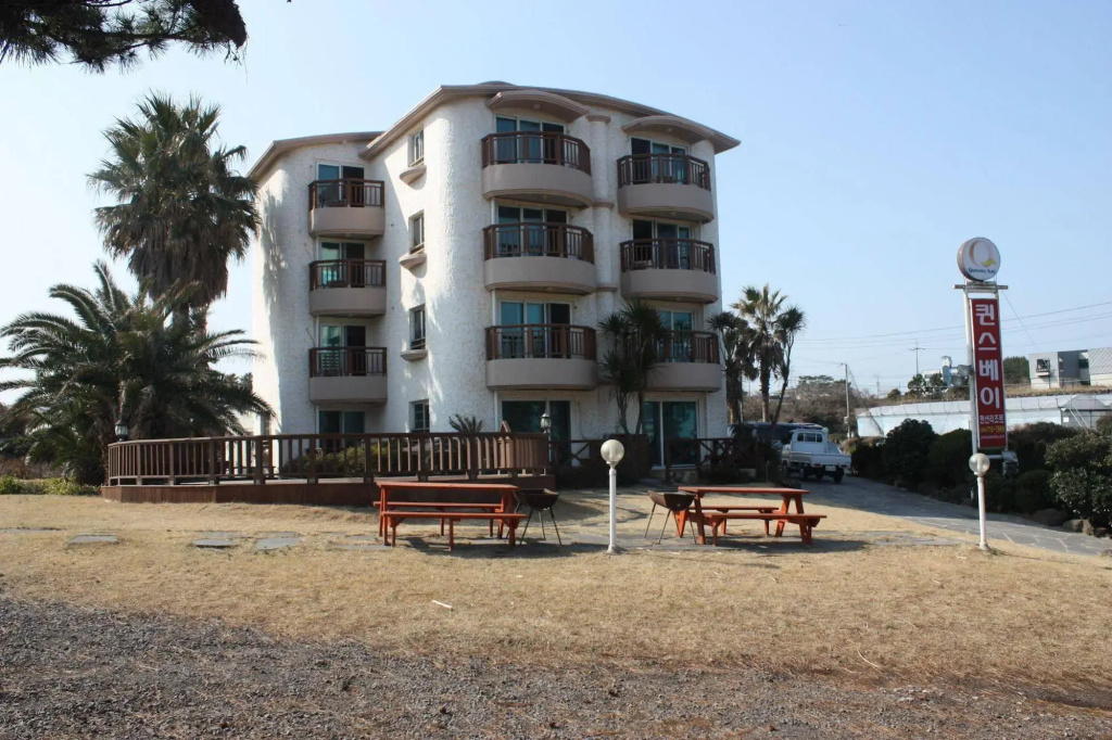 Queensbay Pension - Général