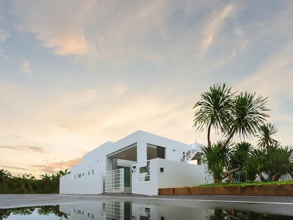 Grand Villa with balcony