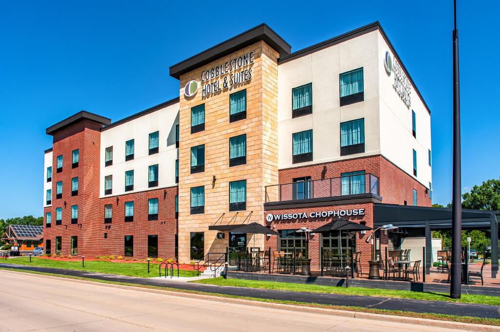 Cobblestone Hotel & Suites - Appleton International Airport image