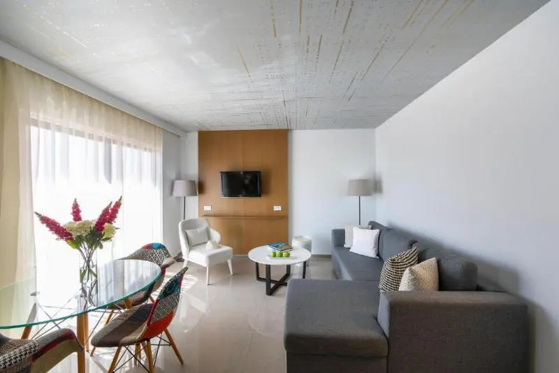 King Jason Paphos - Designed for Adults By Louis Hotels - Chambres