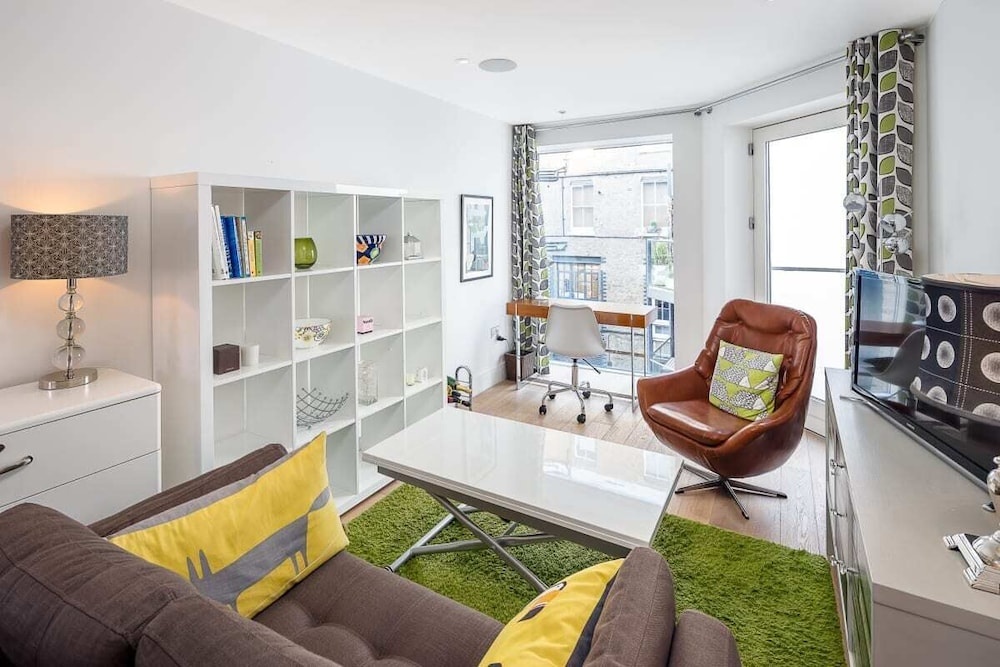 Funky Modern 1 bed in Trendy Clerkenwell W/balcony