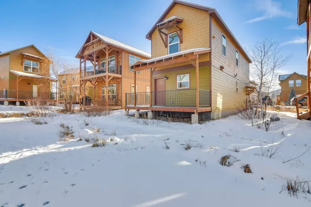 4 Mi to Granby Ranch: Cabin w/ Hot Tub Access!