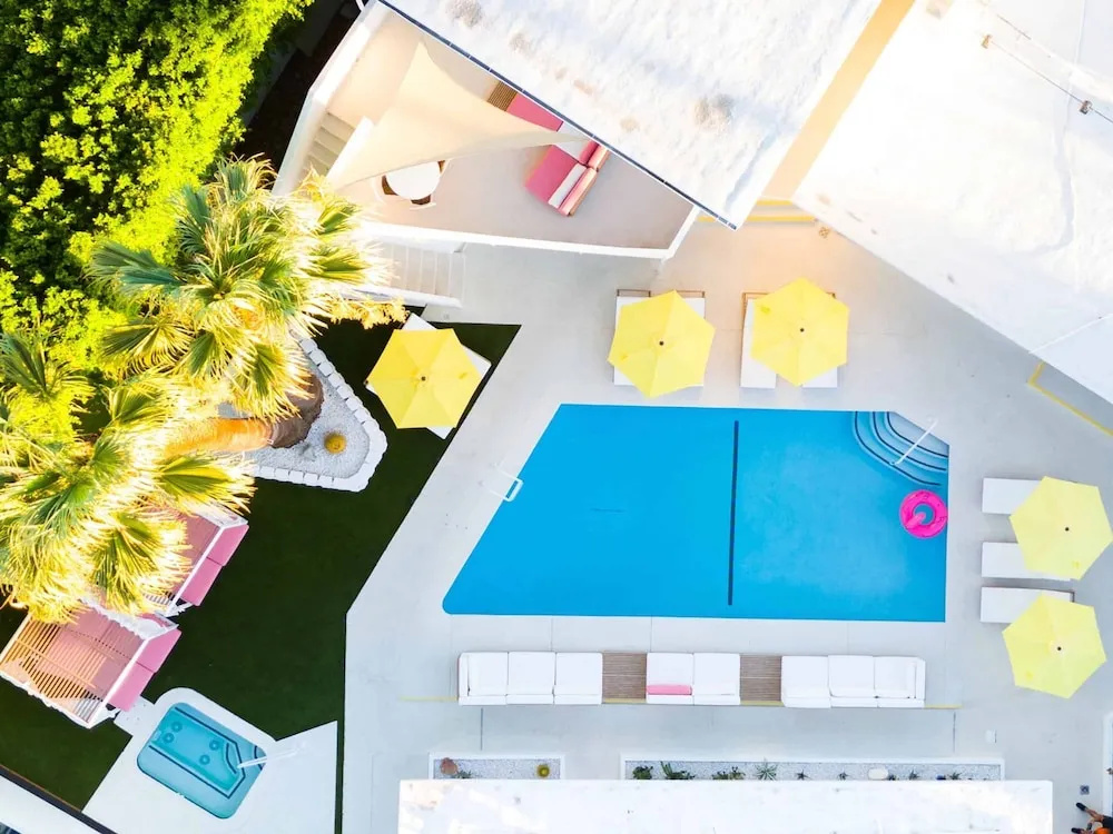 Premium Suite, King Bed With Sofa Bed, Pool View
