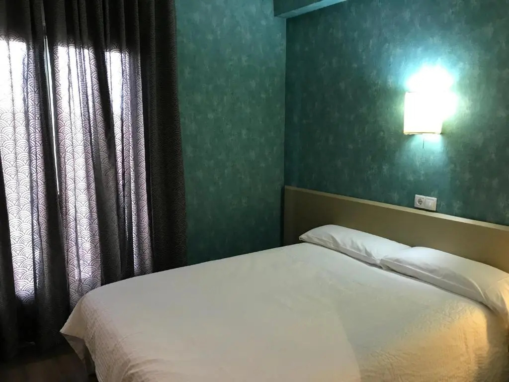 Economy Double room (full double bed)