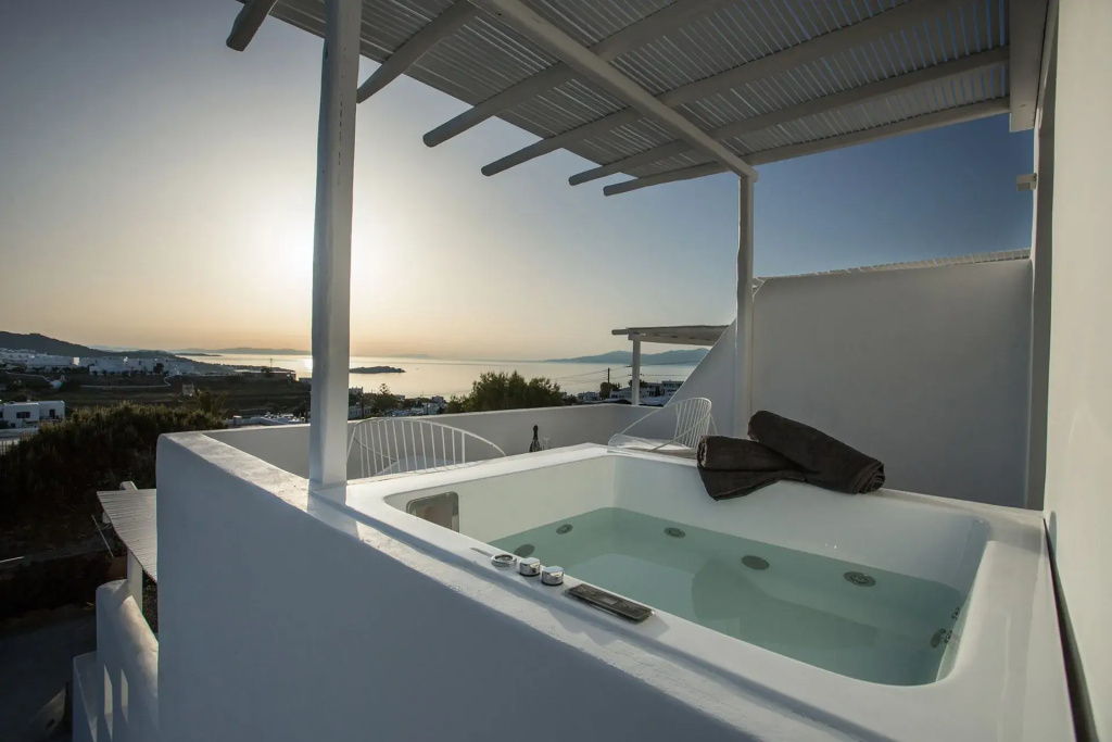 Deluxe room with sea view