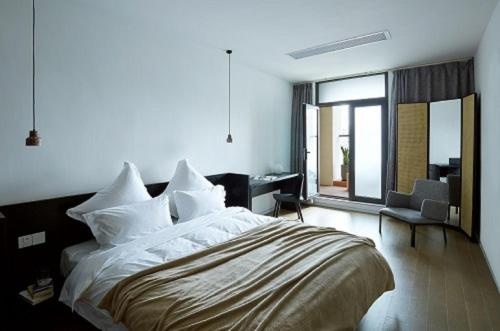 Base Living Boutique Serviced Apartment