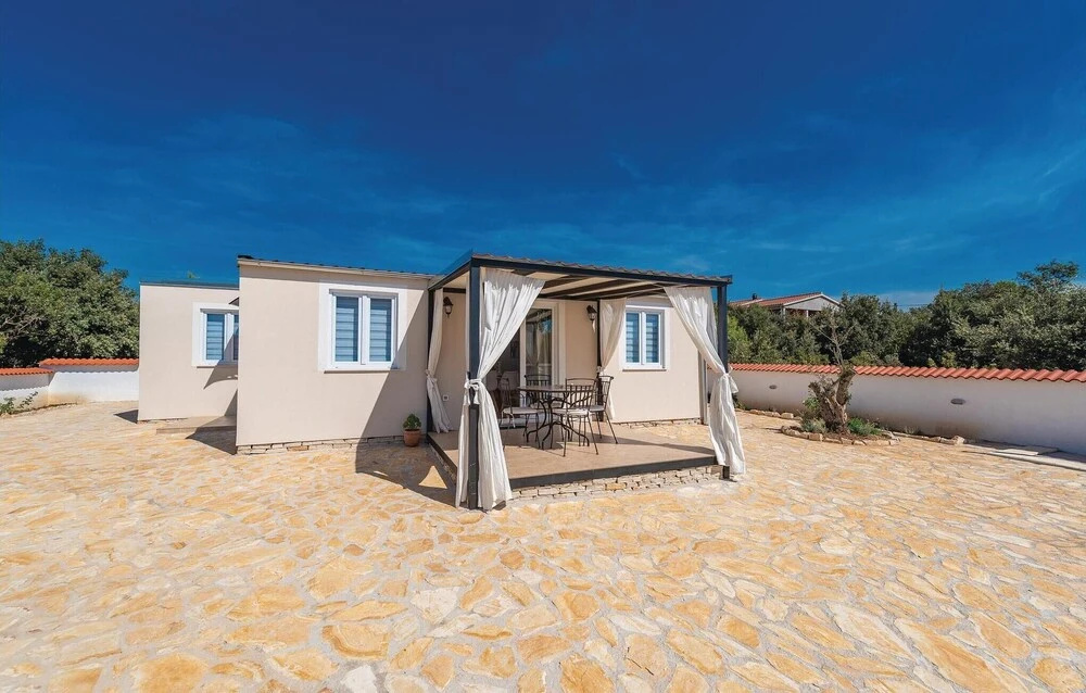 Beautiful Home in Pakostane With 2 Bedrooms, Outdoor Swimming Pool and Wifi