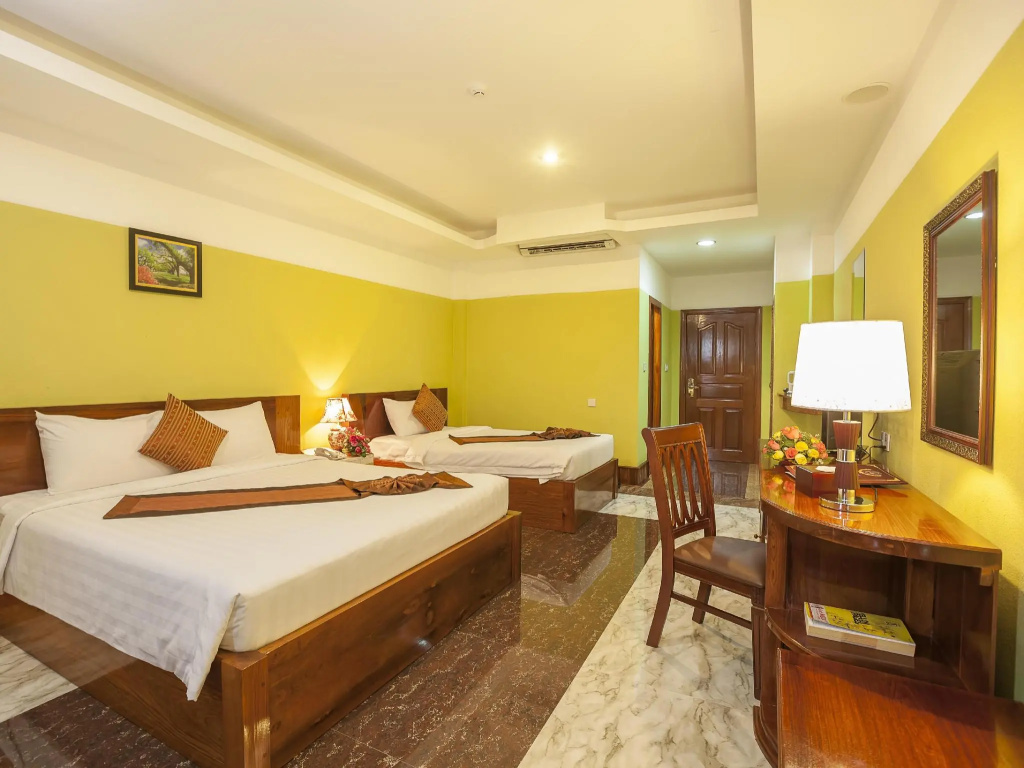Deluxe Double room (full double bed)